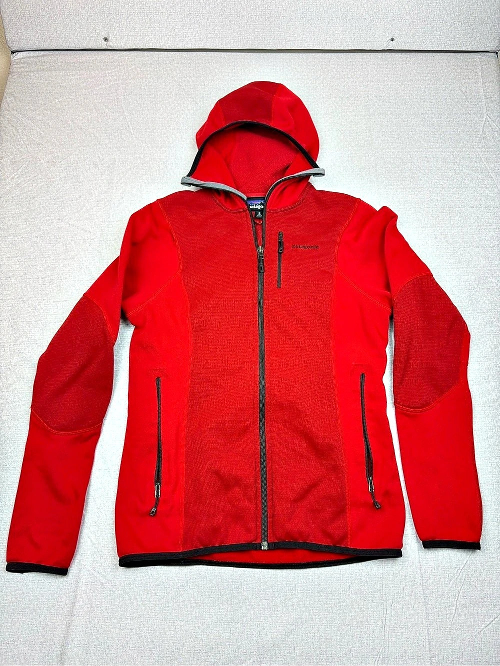 Patagonia Women's R1 Air Full-Zip Hoody Red Medium